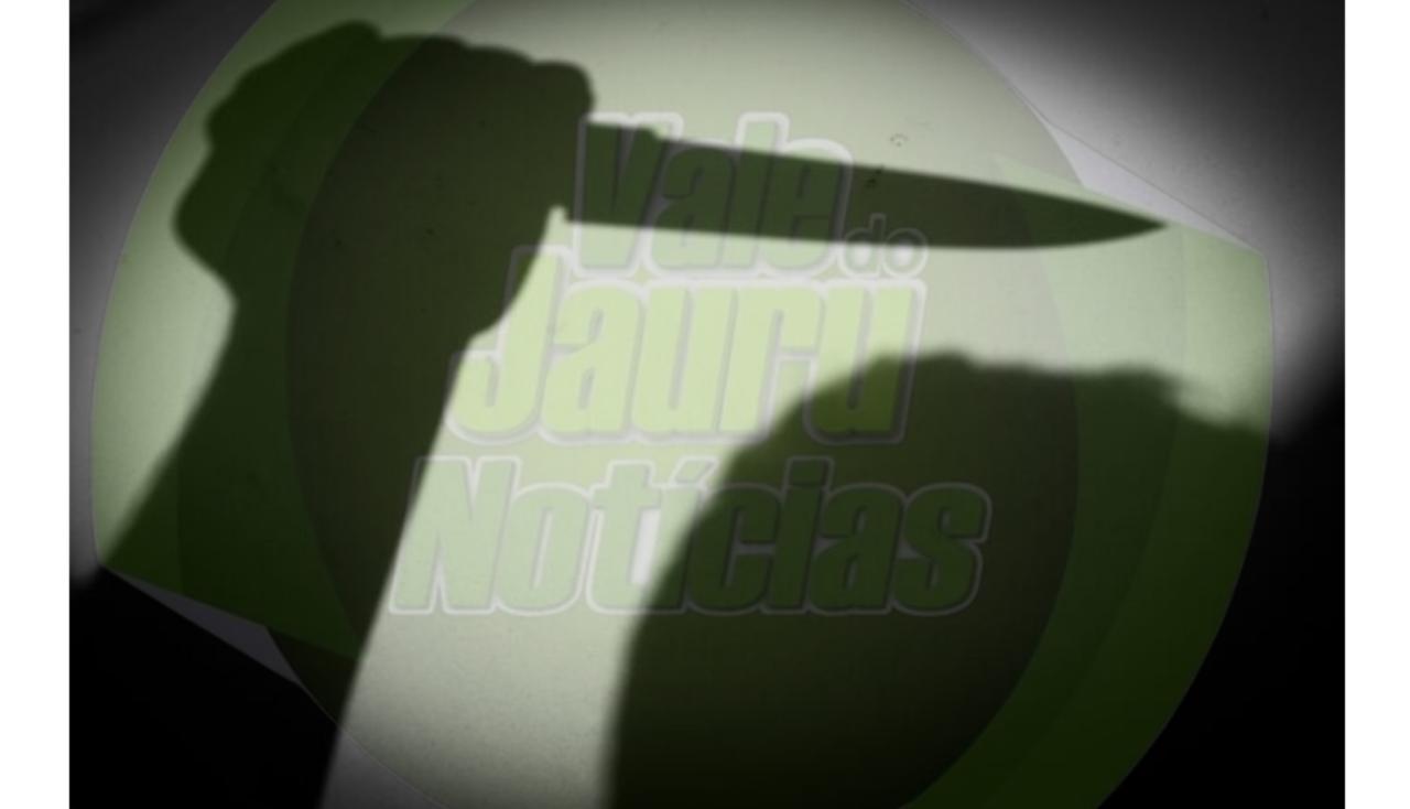 Rapaz é esfaqueado pelas costas por colega de trabalho em MT