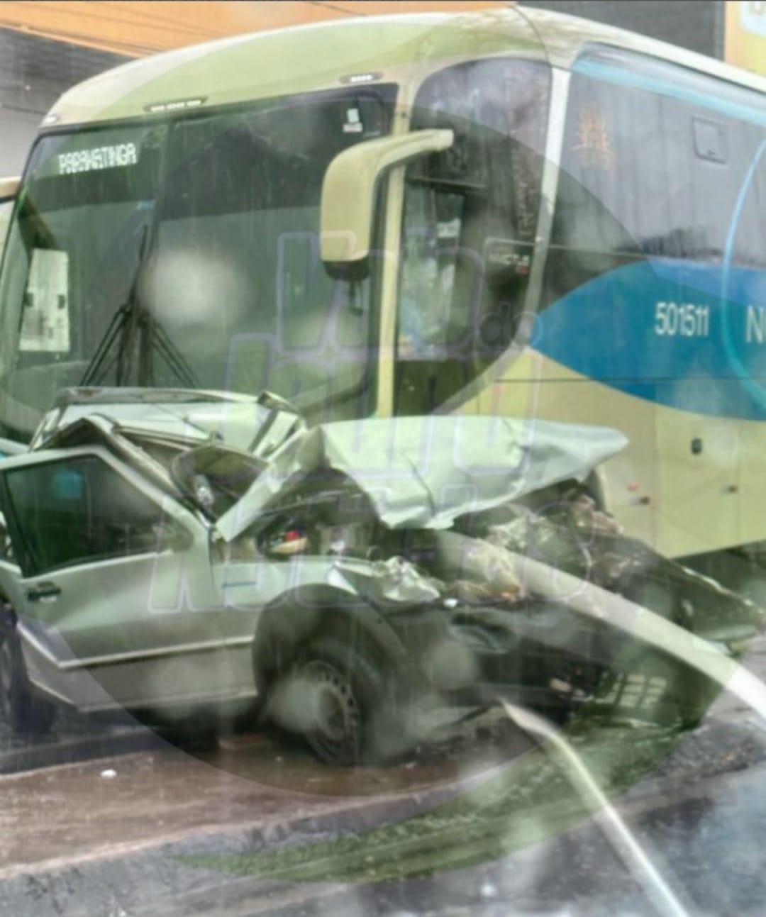 Acidente entre ônibus e 4 veículos deixa feridos na Miguel Sutil