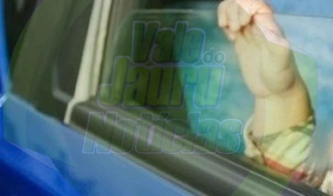 Barra do Bugres: pais deixam filha de 5 anos trancada no carro enquanto vão a festa de Réveillon