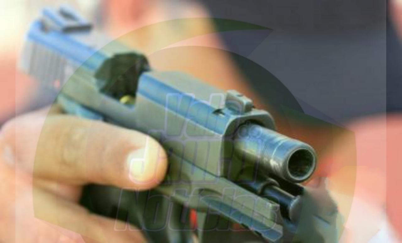 Dupla rende homem, manda ele virar de costas e o mata a tiros