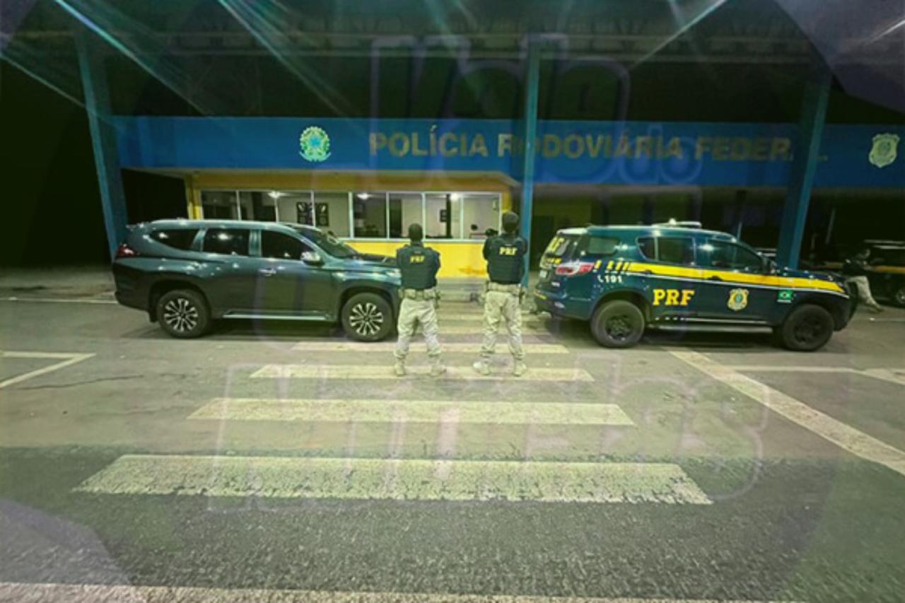 Em Cáceres PRF recupera veículo roubado no Rio de Janeiro