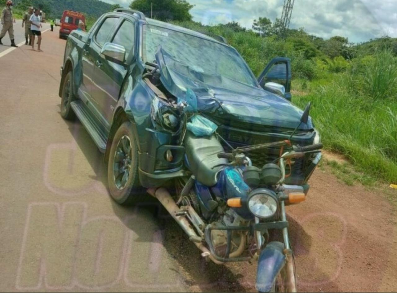 Idoso morre em acidente envolvendo motocicleta e caminhonete na BR-163