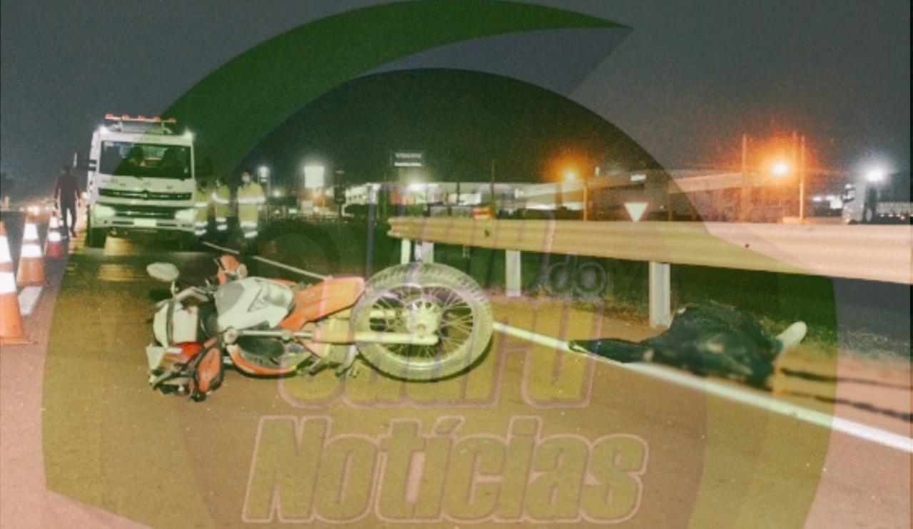 Motociclista morre ao bater em proteção à margem da BR-163 em Rondonópolis