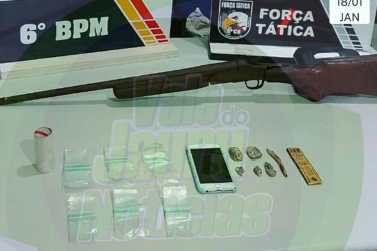 Polícia prende homem com espingarda e drogas depois de efetuar disparos na noite de ontem (18), em Cáceres