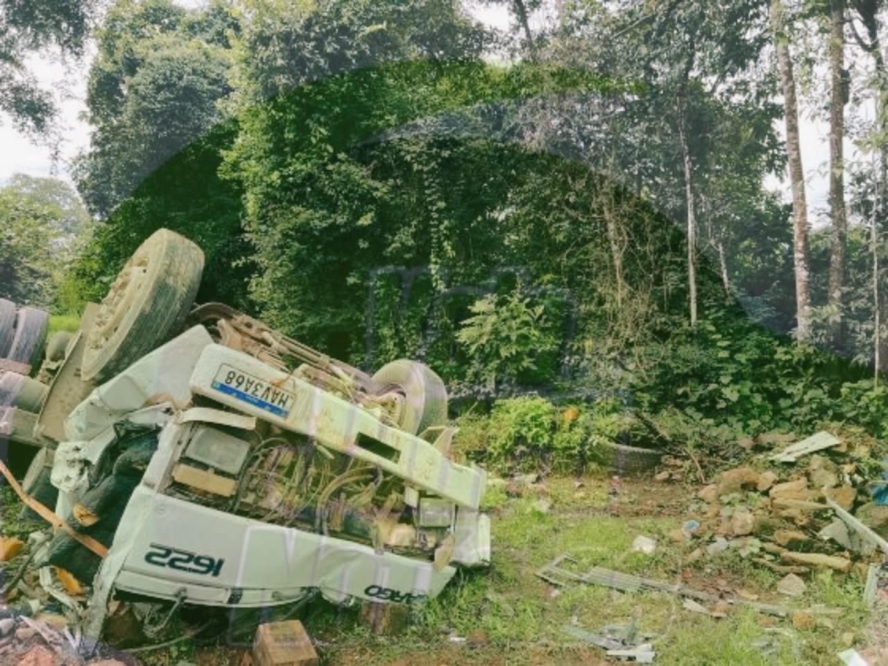 Vítima morre presa às ferragens em tombamento de caminhão na Serra do Cachimbo