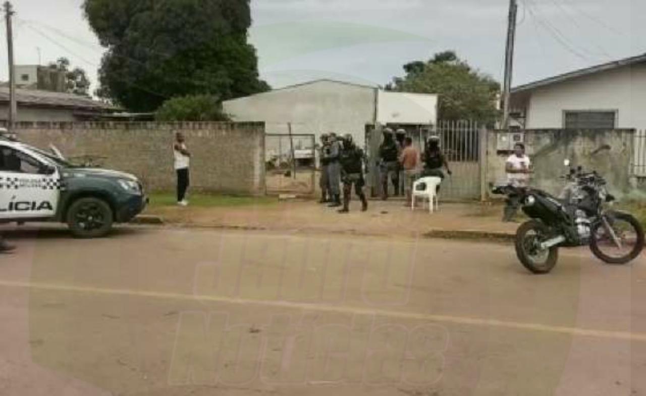 Bandidos invadem residência e atiram em casal e bebê em Sinop MT