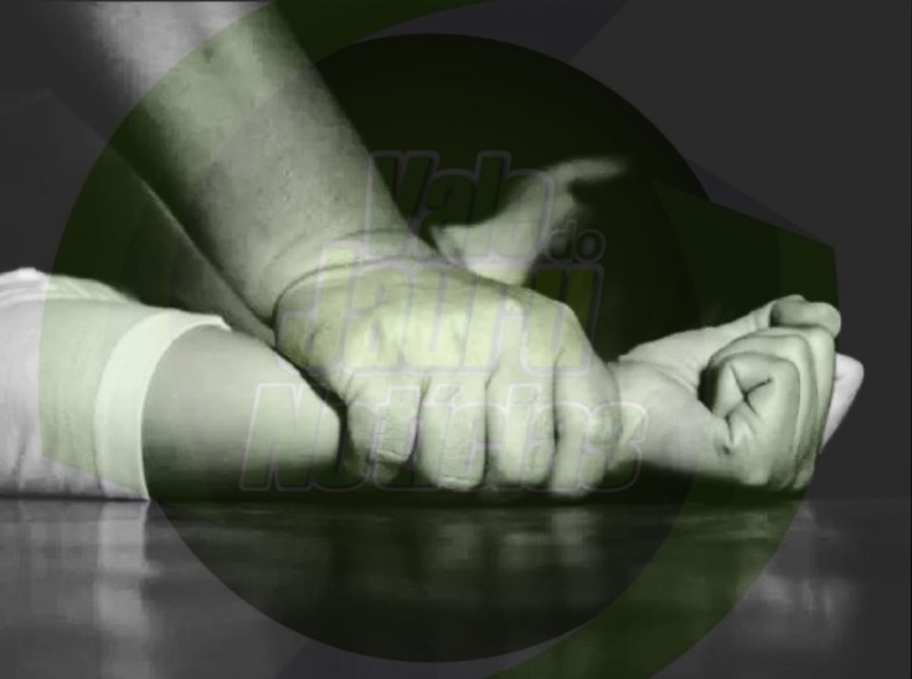 Criminoso invade casa de ex-namorada, estupra e obriga vítima a engolir preservativo usado