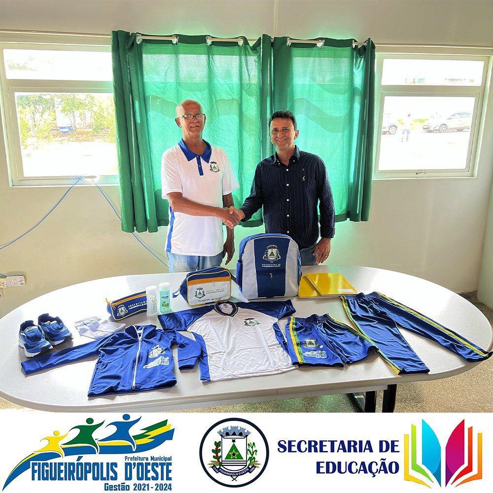 FIGUEROPOLIS ADQUIRE COM RECURSOS PRÓPRIOS KITS DE UNIFORMES E MATERIAIS ESCOLARES PARA TODOS ALUNOS DA CRECHE E PRÉ ESCOLA