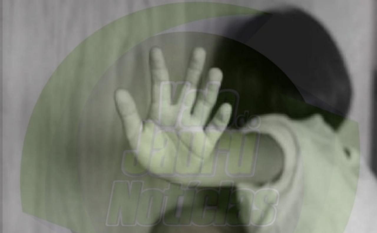 Mãe denuncia funcionária de hotelzinho por agredir e estuprar criança autista de 4 anos