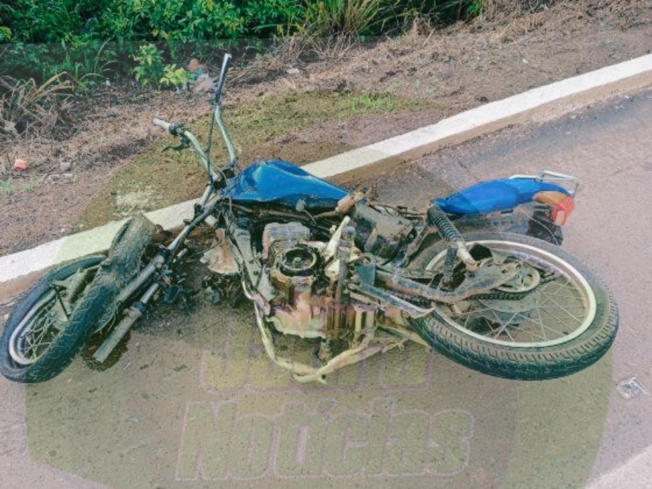 Motociclista bate em carro e morre em trecho da BR-163