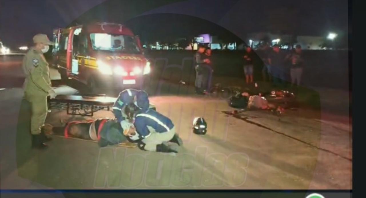 Motociclista morre e mulher fica gravemente ferida em colisão com caminhonete no interior