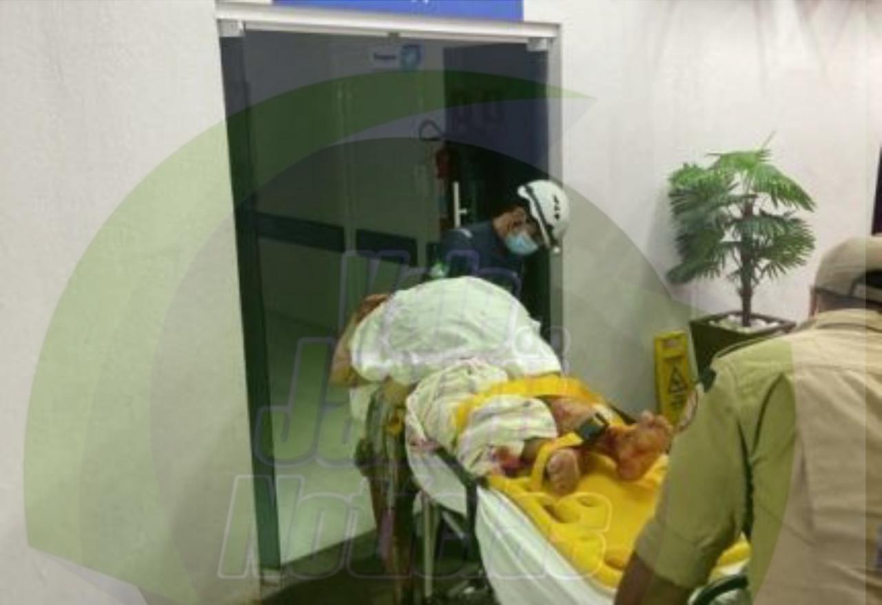 Mulher abre portão de casa e recebe ao menos 10 tiros no interior