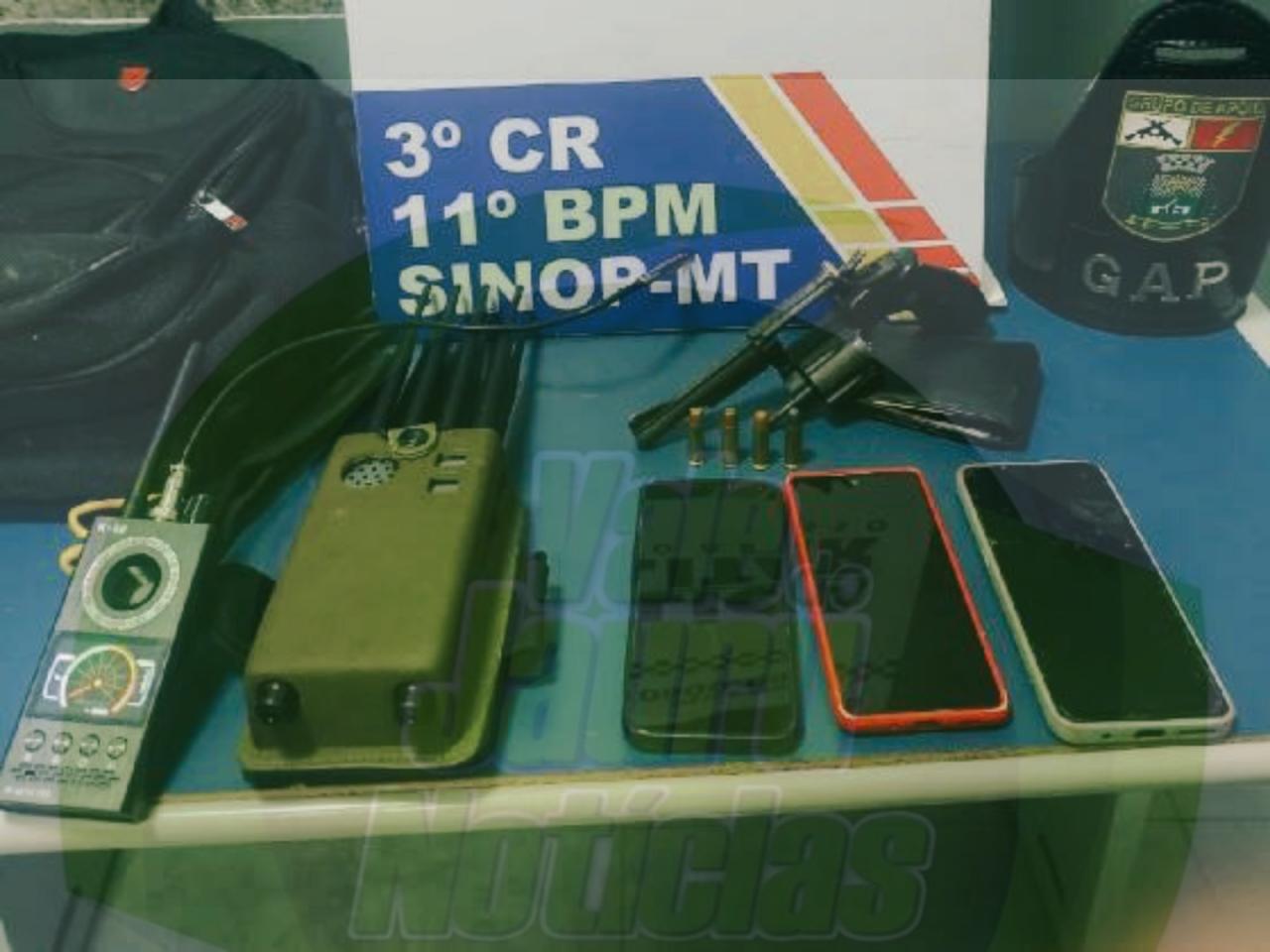 PM frustra tentativa de furto de carga e prende cinco homens