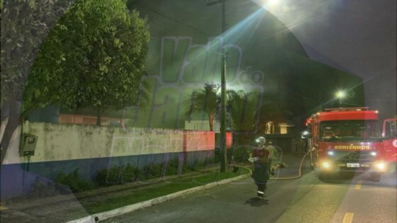 Incêndio de grande proporção em abrigo deixa mulheres assustadas em Sorriso MT