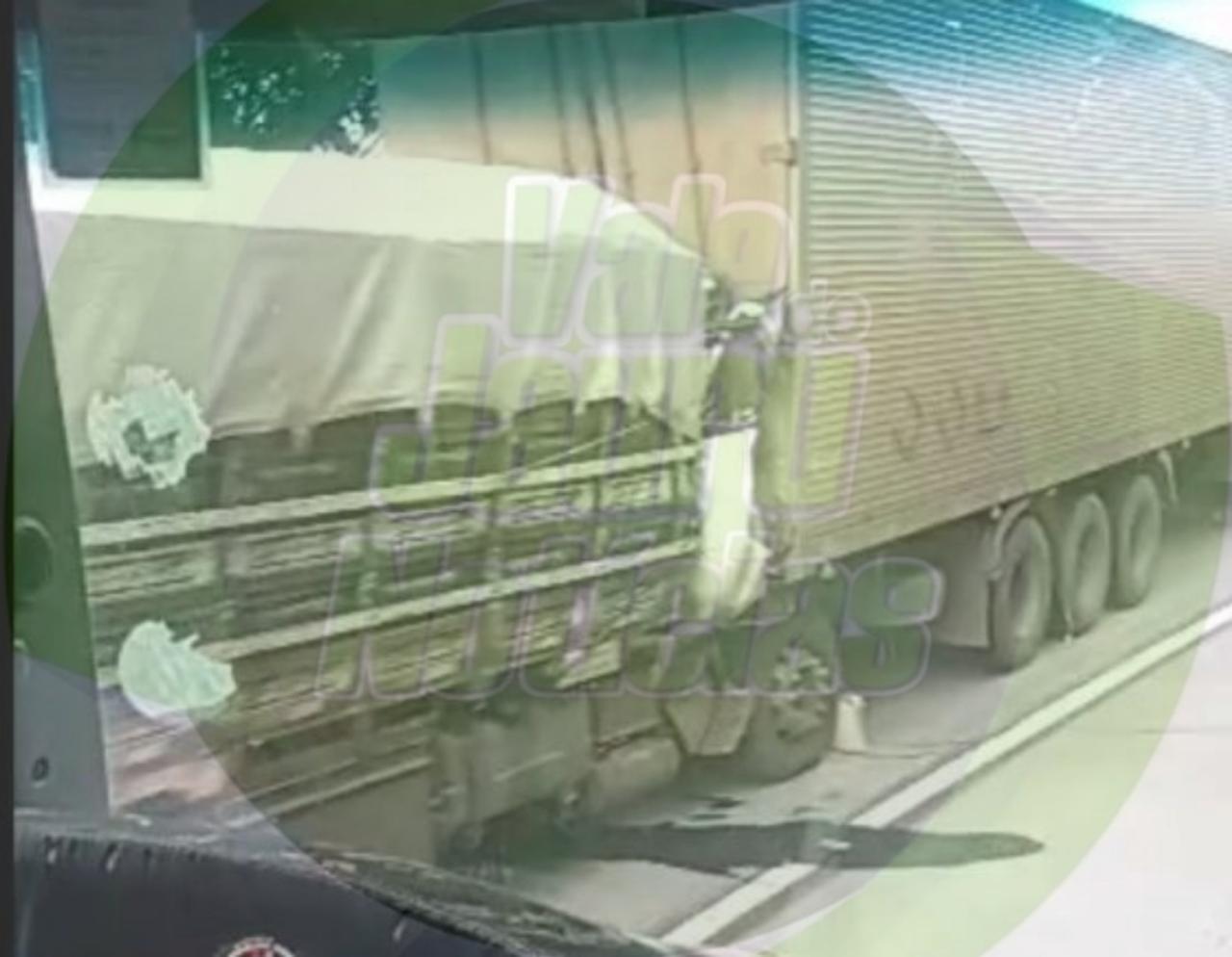 Motorista morre “prensado” na cabine de caminhão depois de colidir com carreta na BR-364