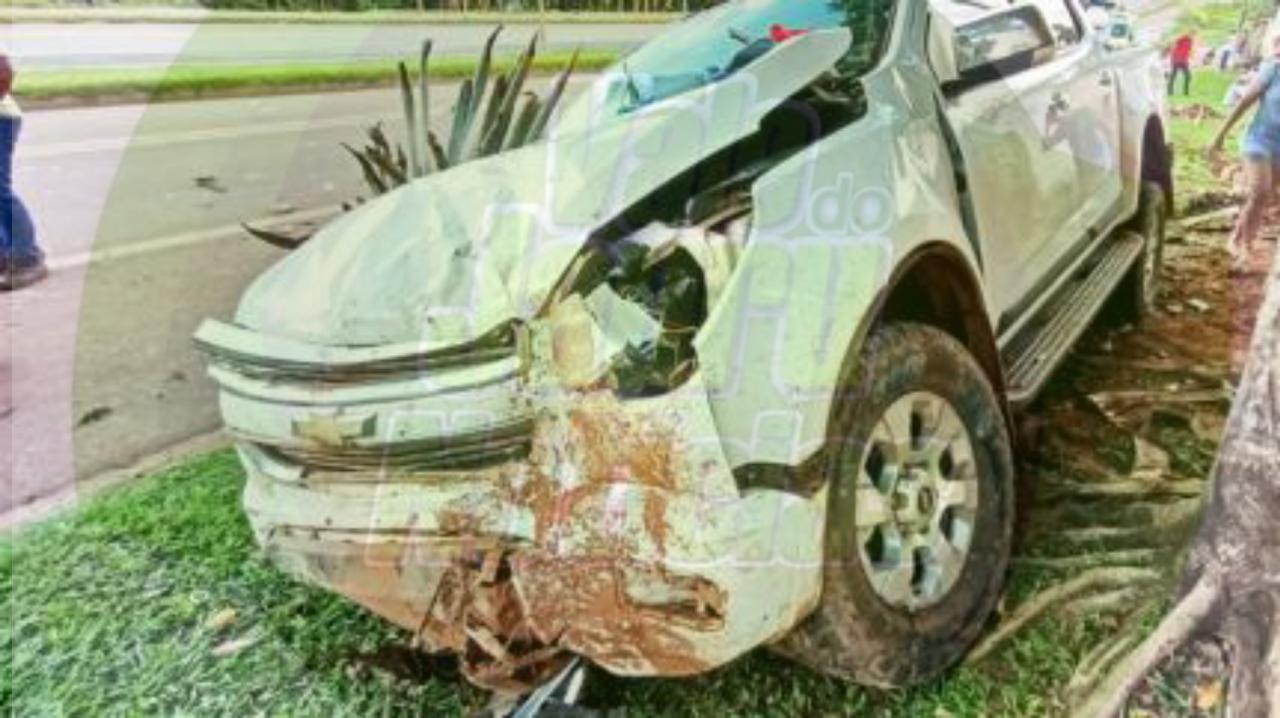 Trio rouba S10, bate em caminhão tanque e atropela idoso em MT