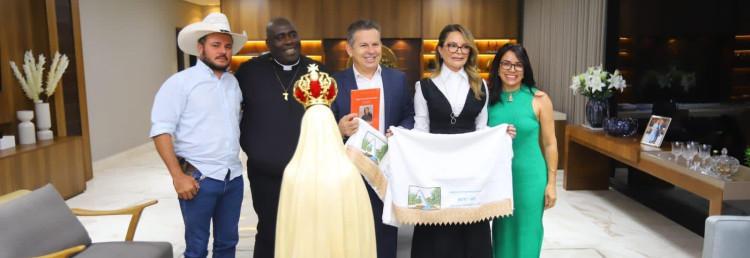 BEATIFICAÇÃO DO PADRE NAZARENO: Padre Haroldo Quintiliano e lideranças políticas de Jauru se reúnem com governador Mauro Mendes