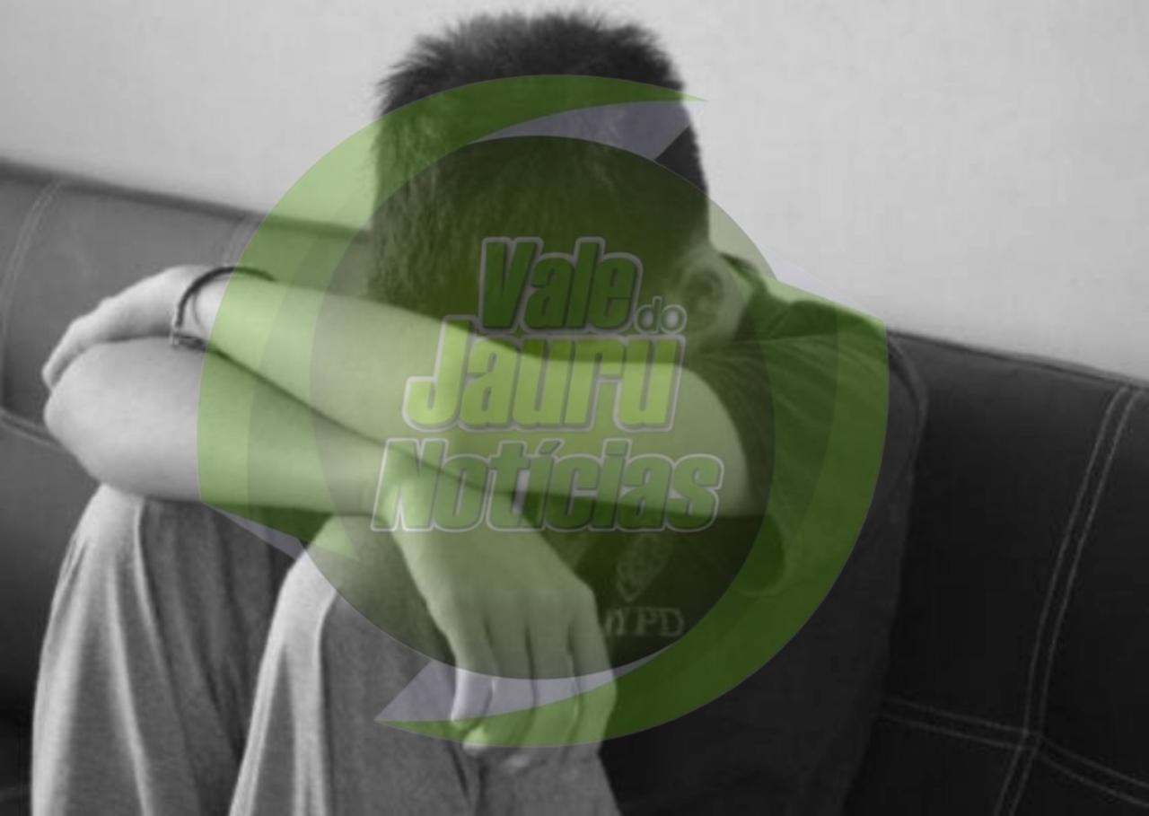 Diretor de escola é preso por importunar sexualmente alunos em banheiro