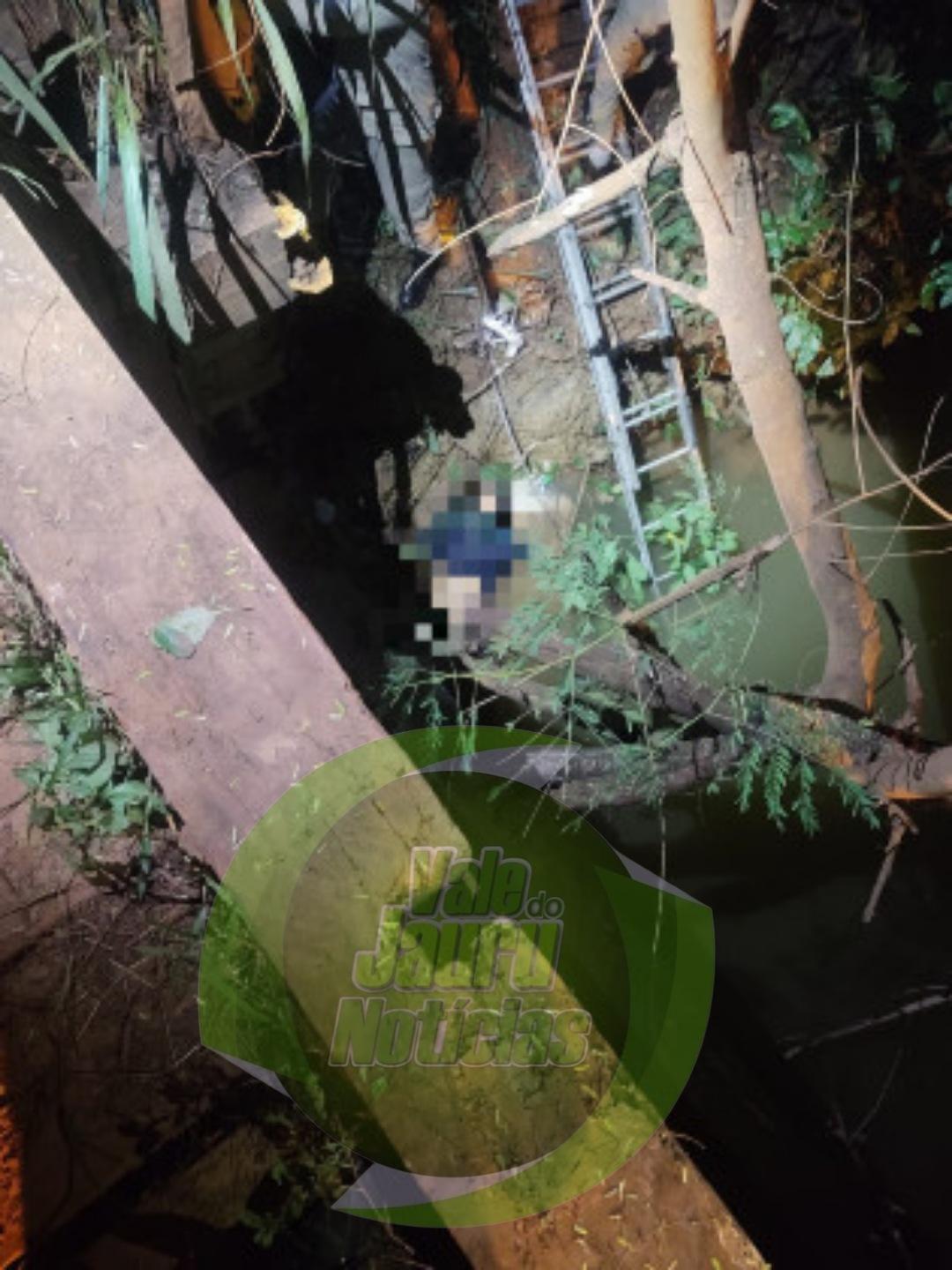 Homem de 55 anos morre ao bater moto e cair de ponte