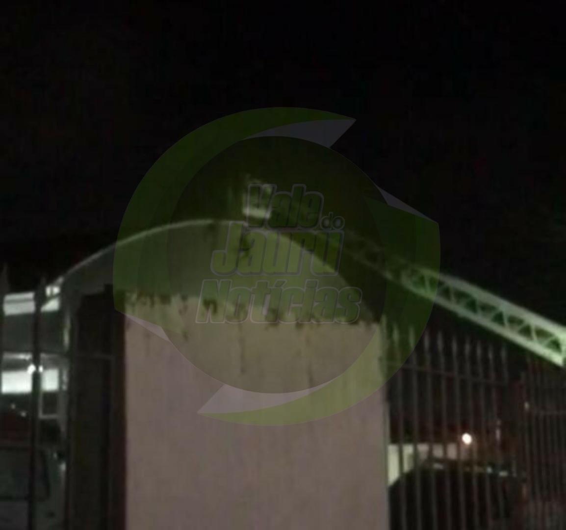 Homem em surto se joga da cobertura de ginásio no Pascoal Ramos