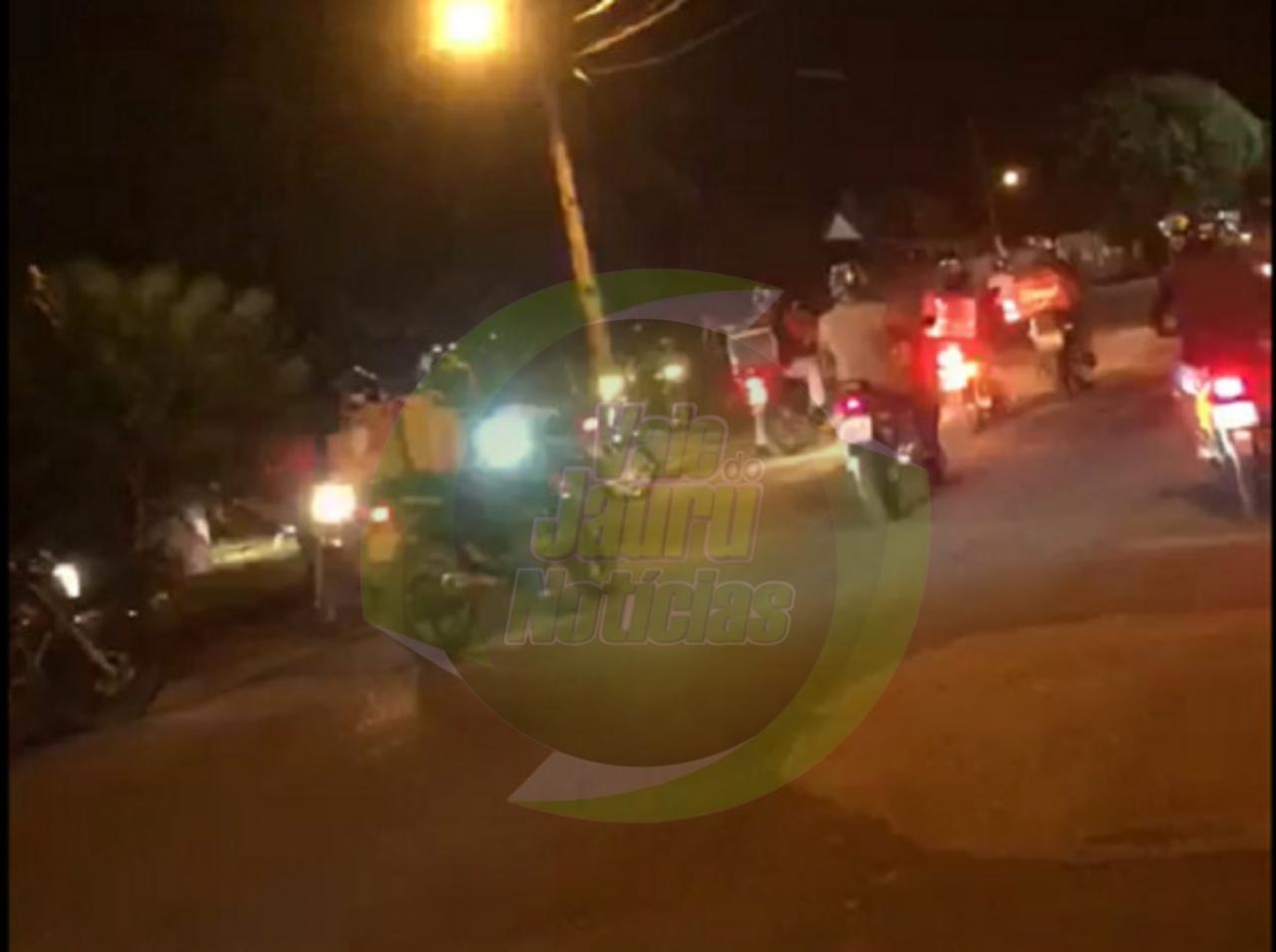 Motoboys protestam na frente da casa do cliente que agrediu entregador em MT