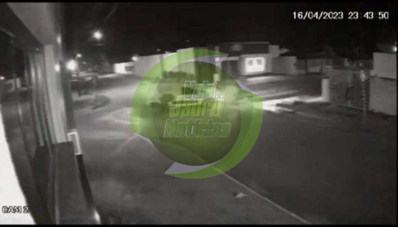 Motociclista morre após avançar sinal e bater em carro em Cáceres MT