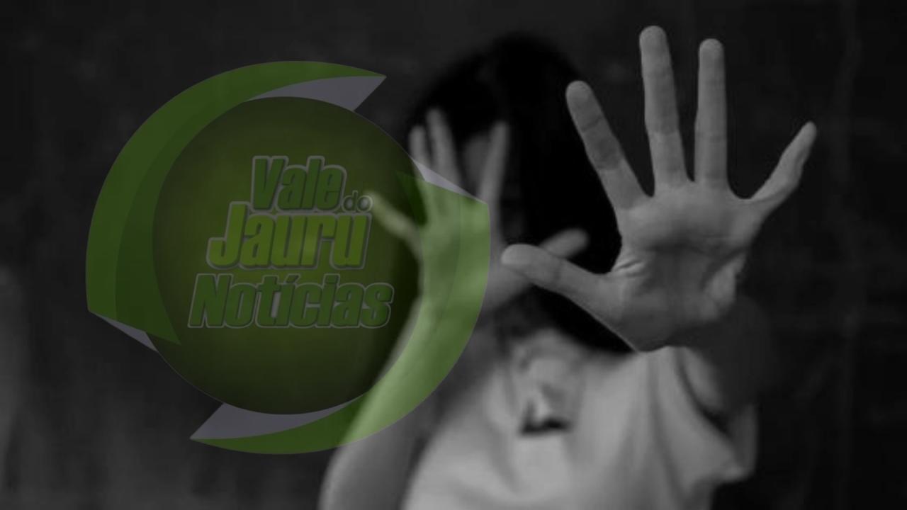 Pai que amarrava filho de sete anos e o queimava com colher quente é preso por tortura