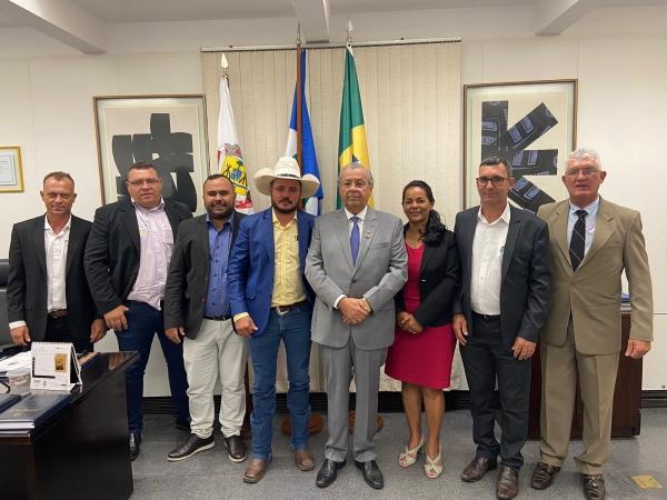 Prefeito Passarinho, Secretarios Municipais, Presidente da Câmara e Vereadores estiveram em Brasilia