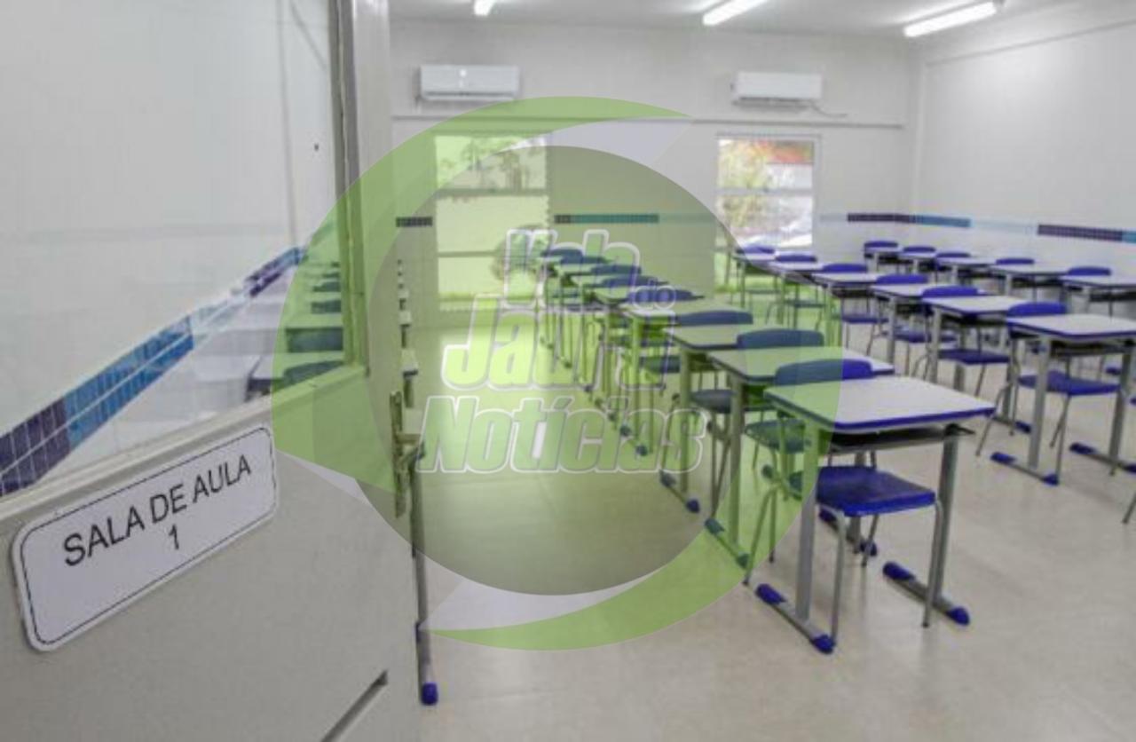 Professora de 57 anos fica ferida após artefato explosivo ser lançado em escola em SP