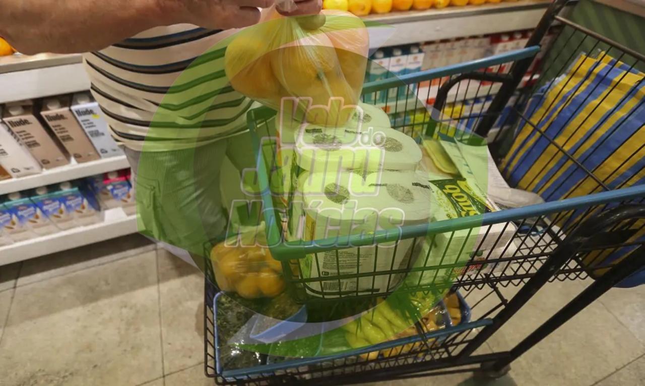 Supermercado de MT é investigado por comércio de produtos vencidos