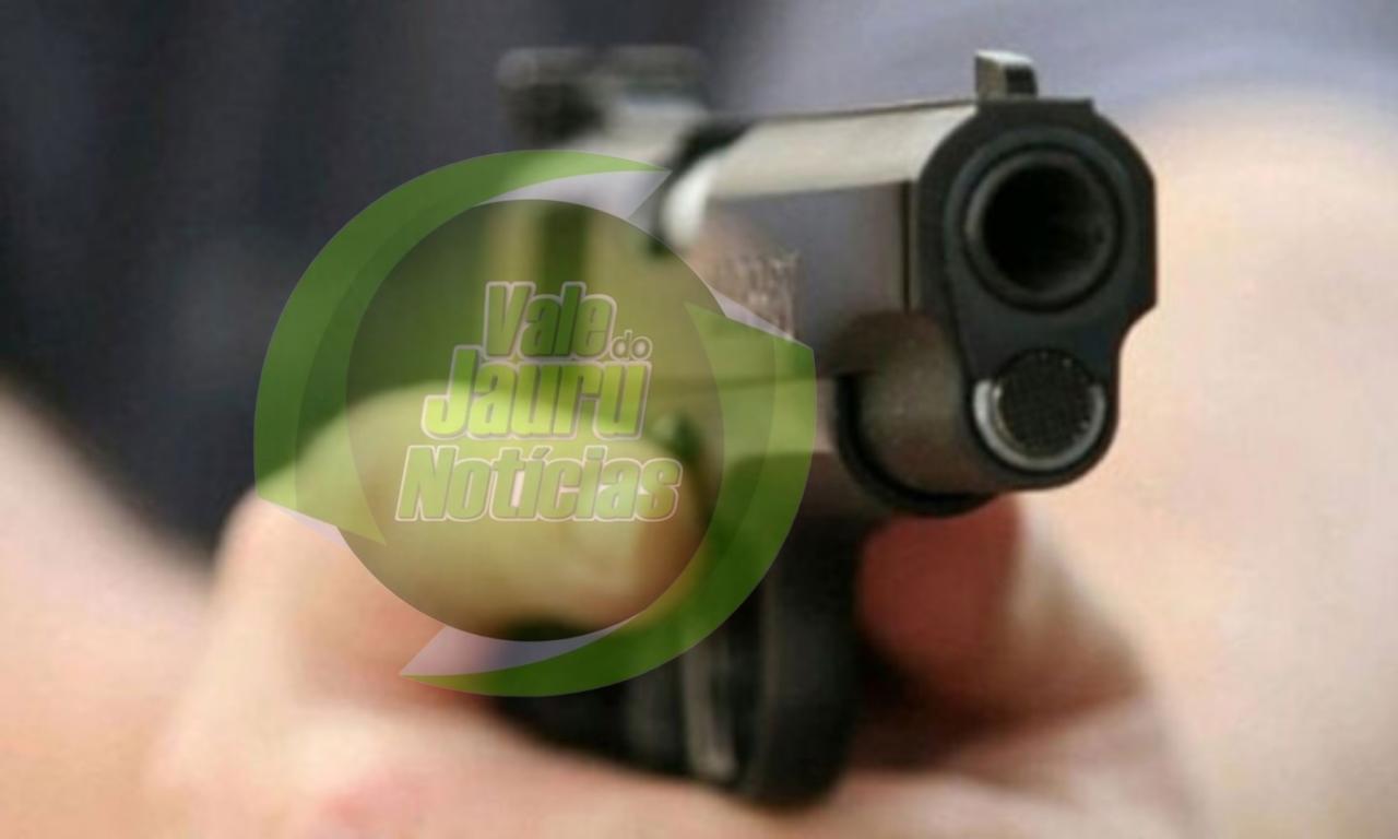 Criança é baleada no peito por policial que ela mesma chamou para ajudar a mãe nos Estados Unidos