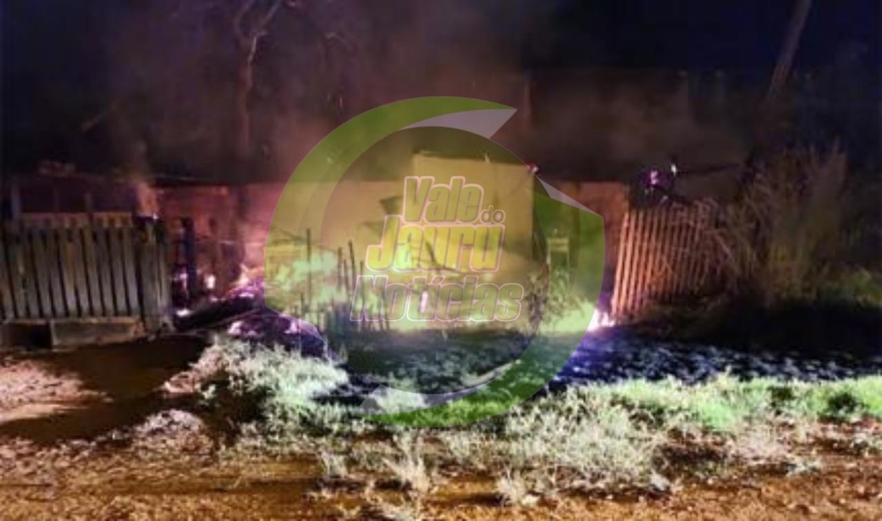 Homem morre carbonizado após incêndio destruir casa no interior de MT
