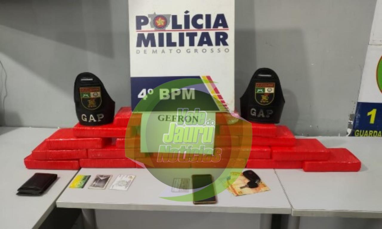 Polícia Militar apreende 20 tabletes de cocaína e prende motorista de carreta