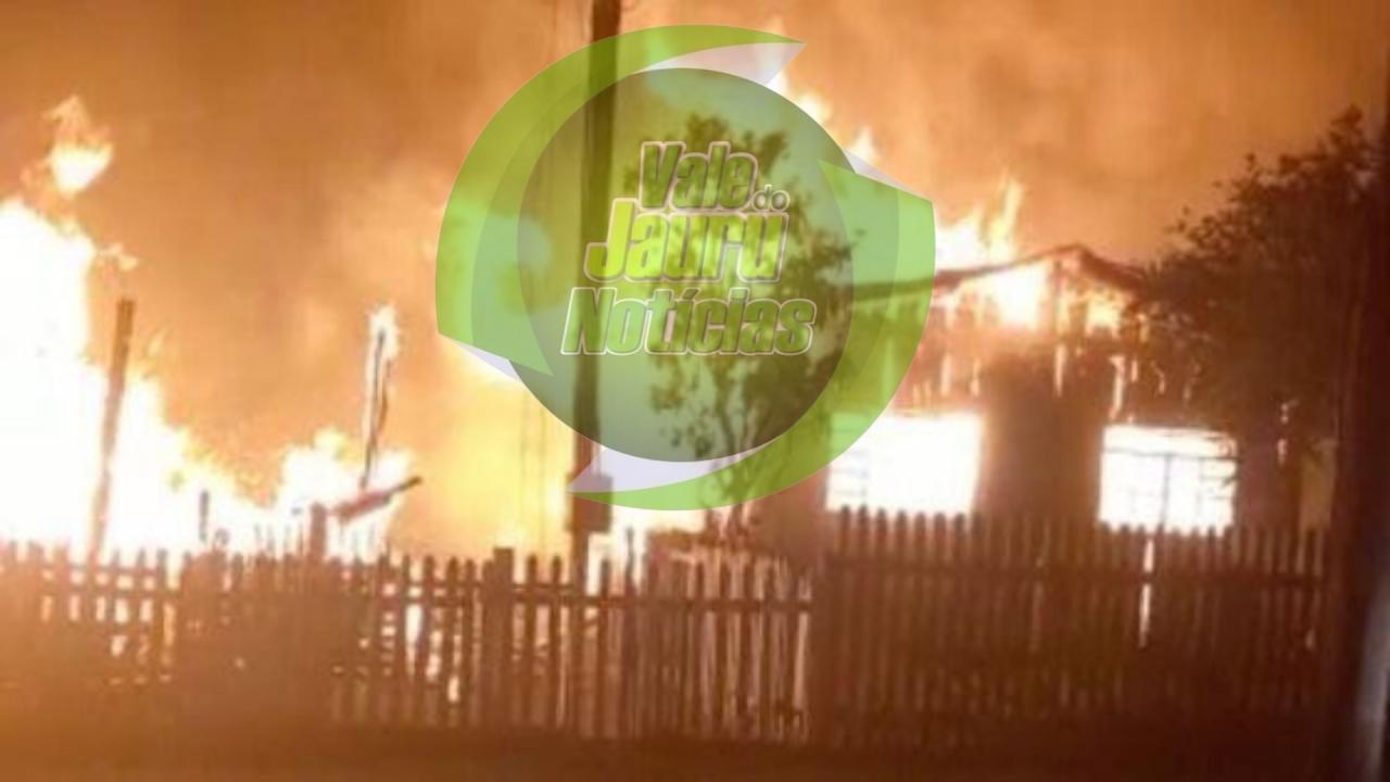 Quatro crianças morrem Durante incêndio na casa em que dormiam em Canapi Alagoas