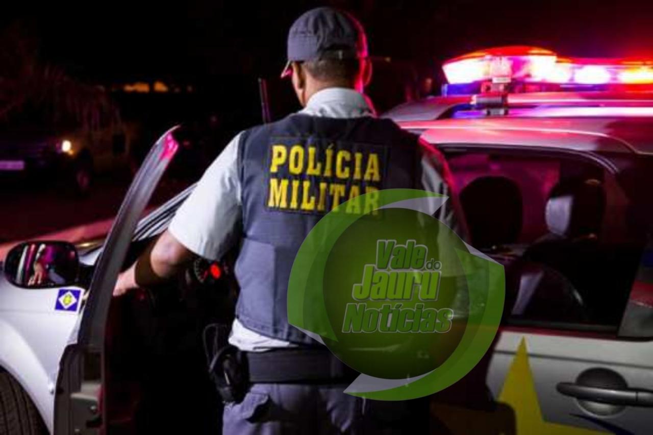 Dois irmãos são presos suspeitos de ameaçar e insultar os próprios pais idosos