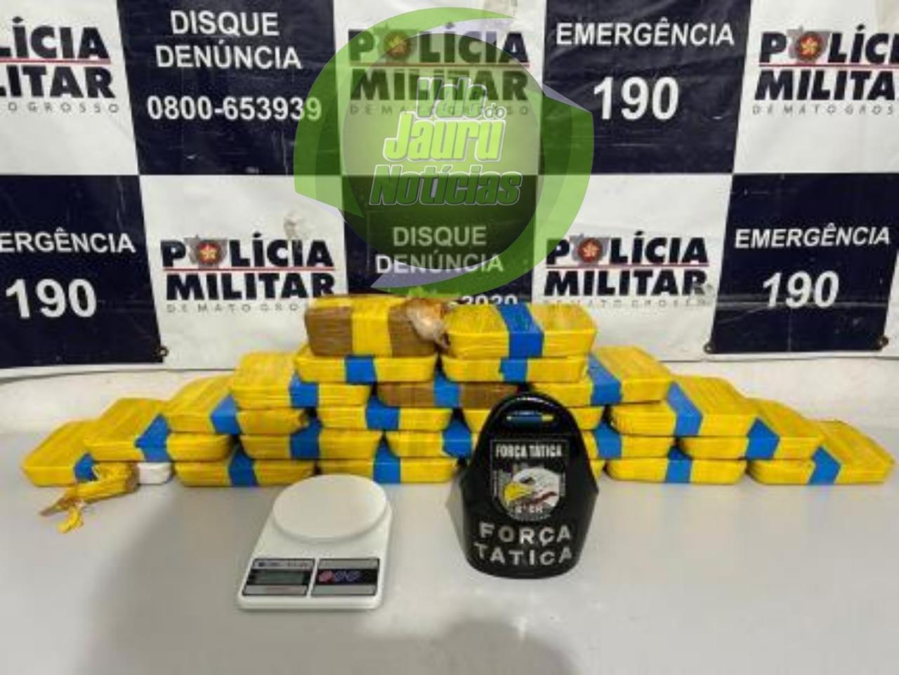 Força Tática apreende 22 tabletes de cocaína em obra de quitinete em VG