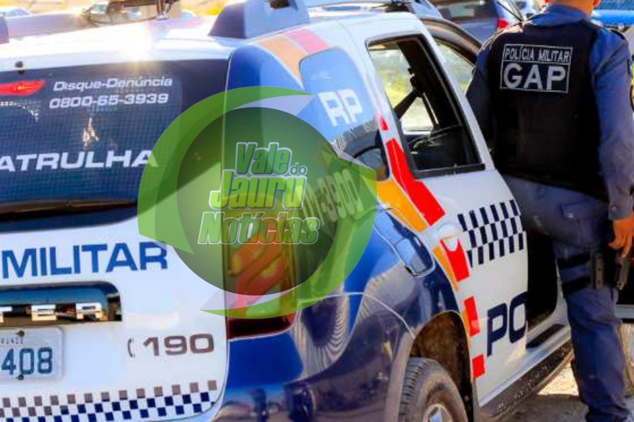 Jovem de 20 anos é esfaqueado nas costas por desconhecido enquanto saia de festa de santo