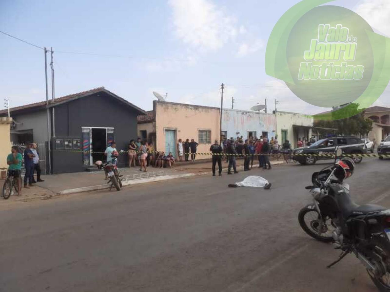 Proprietário de barbearia é executado a tiros no meio da rua; ninguém foi preso