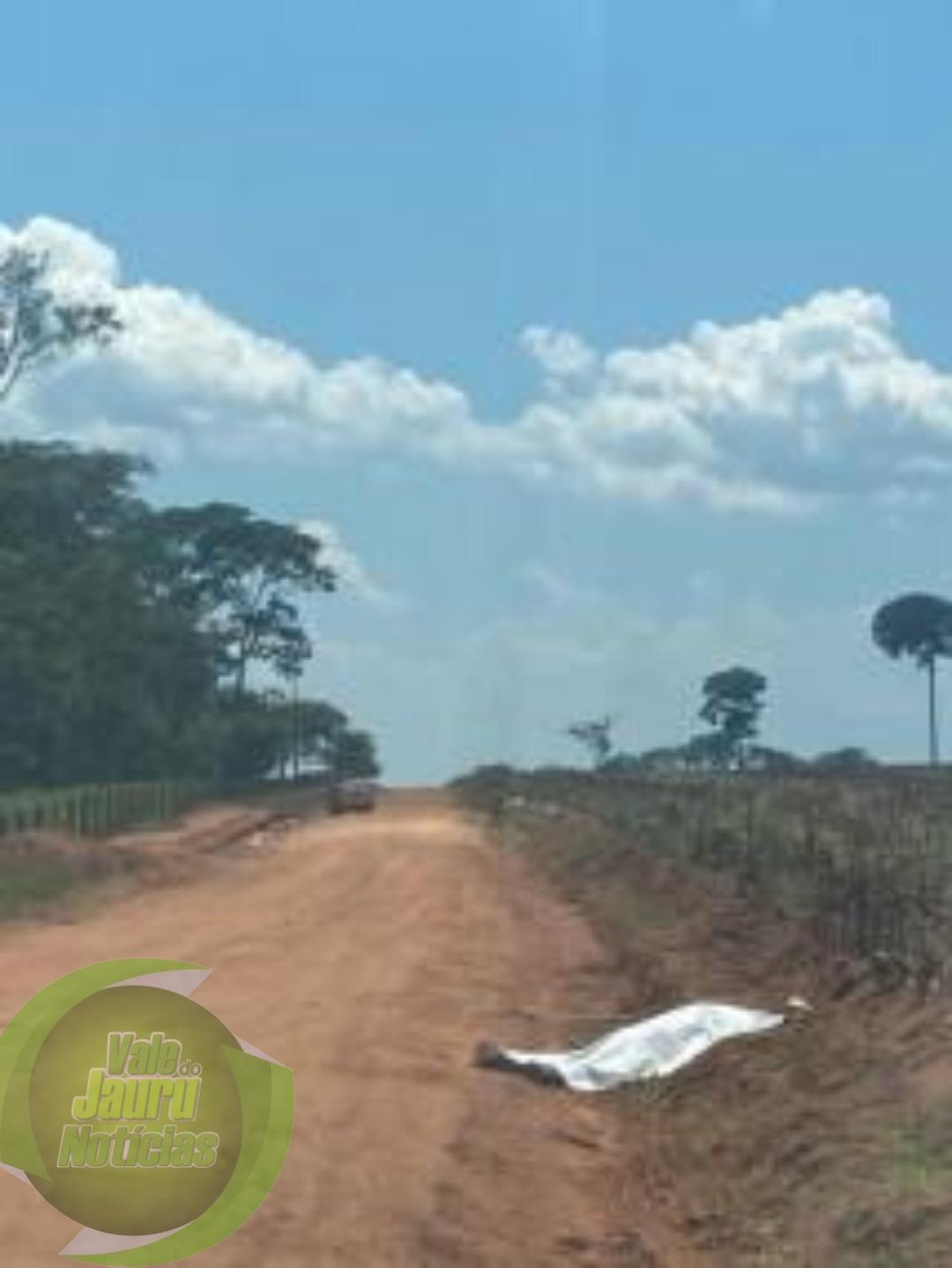 Homem mata o desafeto a pedradas, volta para festa e conta sobre crime e foge