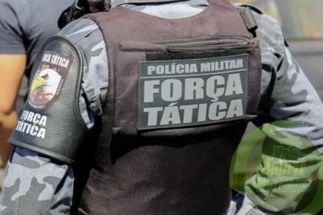 Jovem com carro furtado morre em confronto com policiais da Força Tática