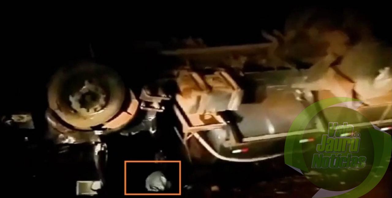 Parte da orelha de motorista é decepada em tombamento de caminhão. Mesmo ferido motorista conseguiu pedir ajuda