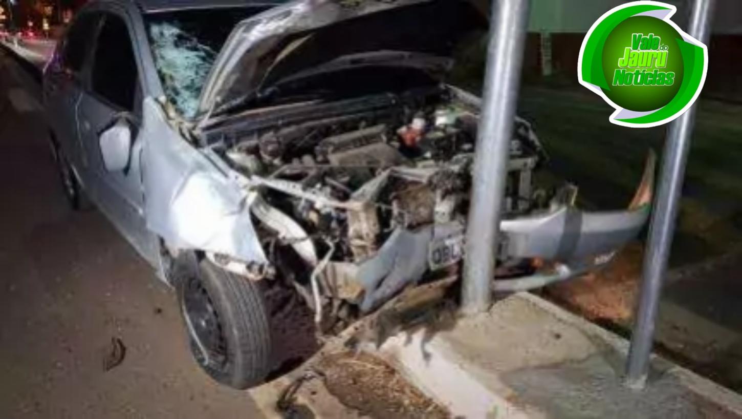 Carro bate, arrasta e mata motociclista em rua de Cuiabá