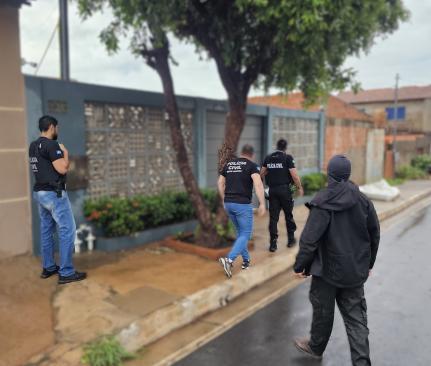 Polícia mira quadrilha acusada de golpes online e bloqueia R$ 6 milhões