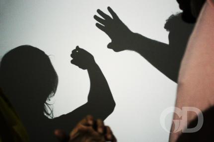 Com ciúmes do vestido, homem bate na esposa em bar de MT