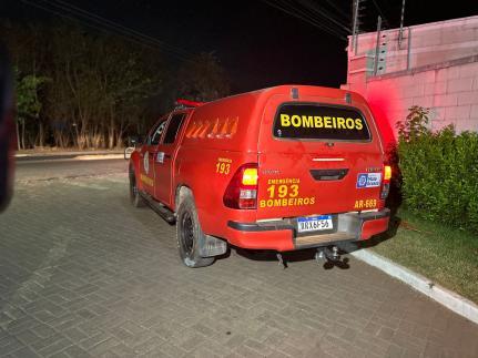 Dupla invade casa de MT, tenta matar morador e ateia fogo no local
