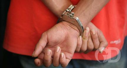 Homem é preso por descumprir medida protetiva perseguindo ex-mulher