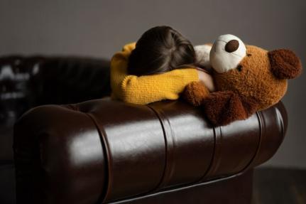 Polícia prende mãe que favorecia abusos de filhos menores