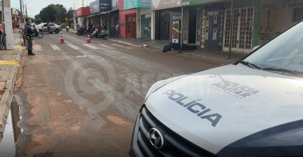 Empresário é morto a tiros na porta de tabacaria do interior