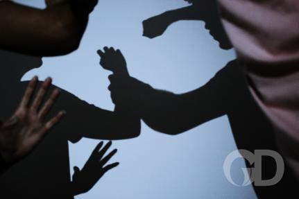 Mulher luta com agressor e foge de estupro em Cáceres