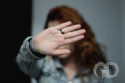 Homem invade casa em Cuiabá, tenta estuprar moradora e vai preso pela PM